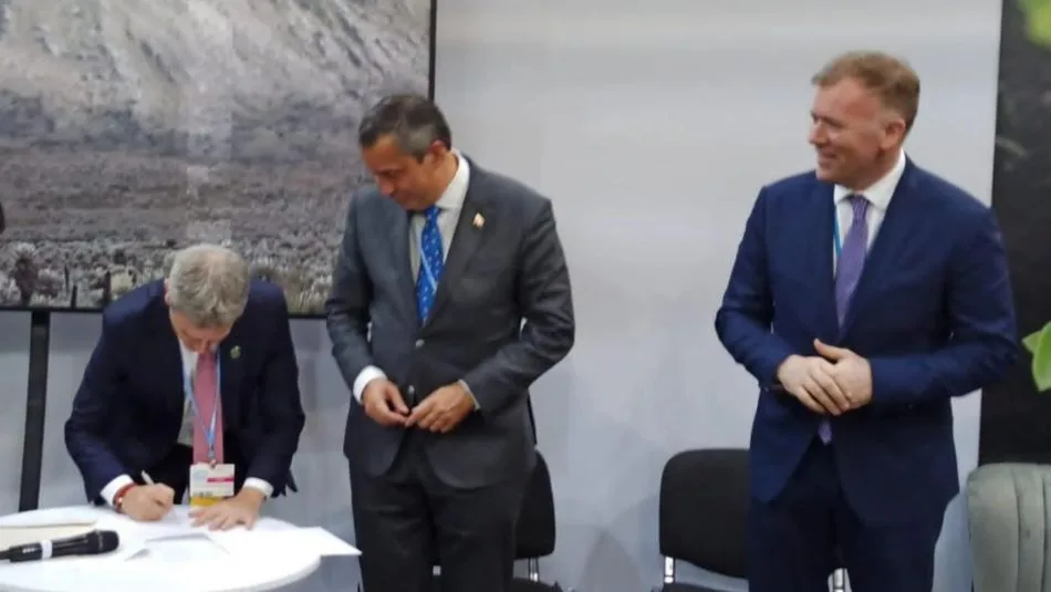 Patricio Lombardi at the signing ceremony, COP26 Glasgow.