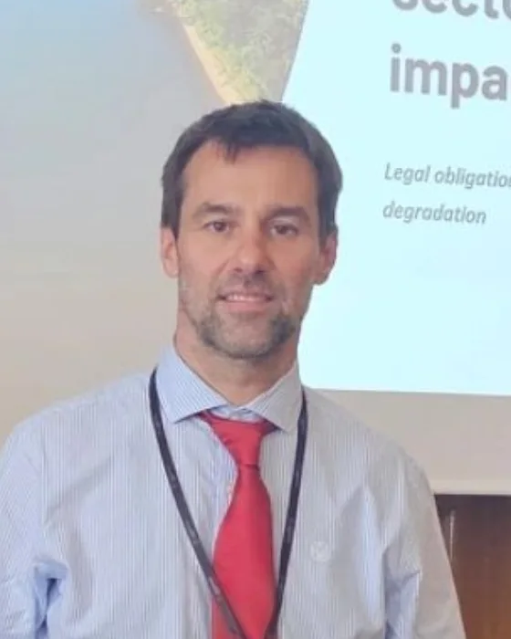 Retrato de Juan Pablo Galeano, especialista en recursos hídricos de EMFF.