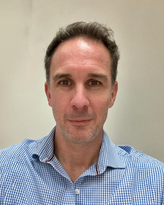 Retrato de Nahuel Schenone, especialista en biodiversidad de EMFF.
